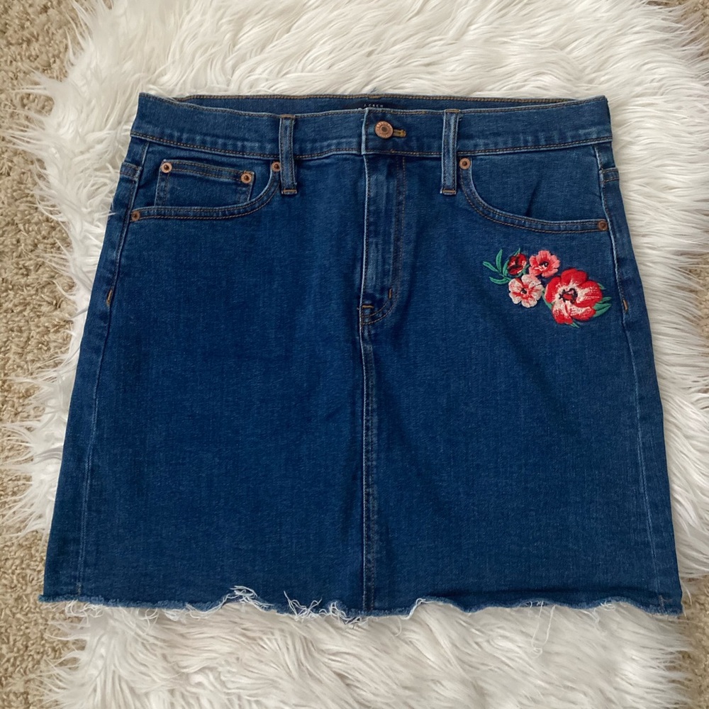 {J. Crew Mercantile} Floral Embroidered Denim Skirt - Women's 6 - Picture 3 of 9